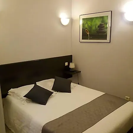 Hotel L'ecailler 3*