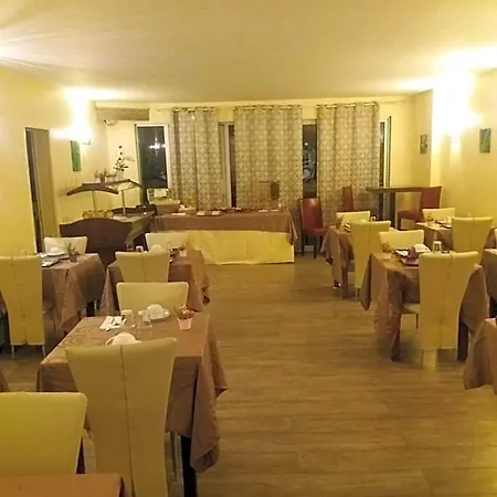 勒凯乐旅馆 酒店 乌伊斯特勒昂